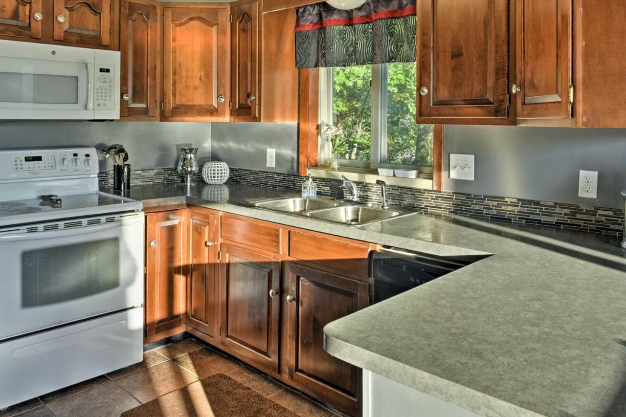 East Tawas Apartment Near Lake Huron And Downtown! Екстер'єр фото